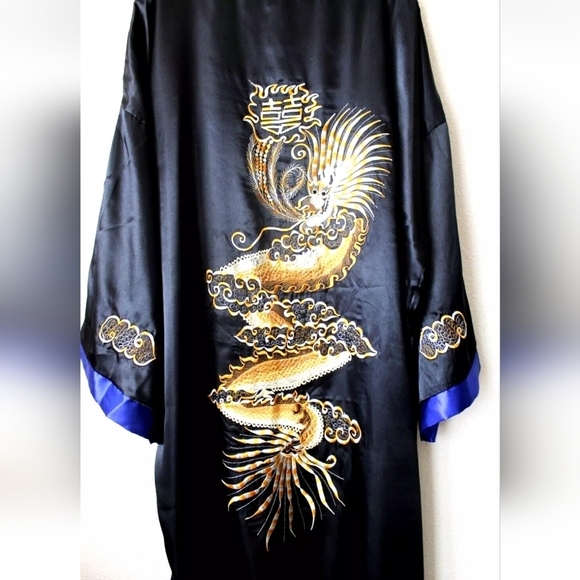 Underwraps Black Kimono with Gold Details - Picture 8 of 10